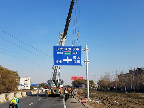 岳阳岳阳道路护栏网网片该如何进行正确的选购呢？