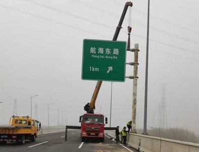 岳阳岳阳悬臂式交通标志杆
